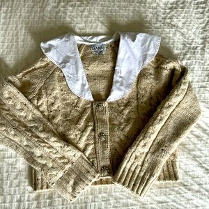 Like new Crystal button Ganni cropped cardigan with blouse collar